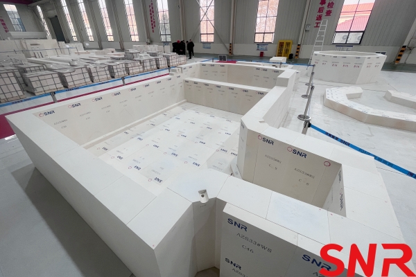 Systematic Construction and Strategic Optimization of Refractory Materials in End-Port Fired Glass Furnaces